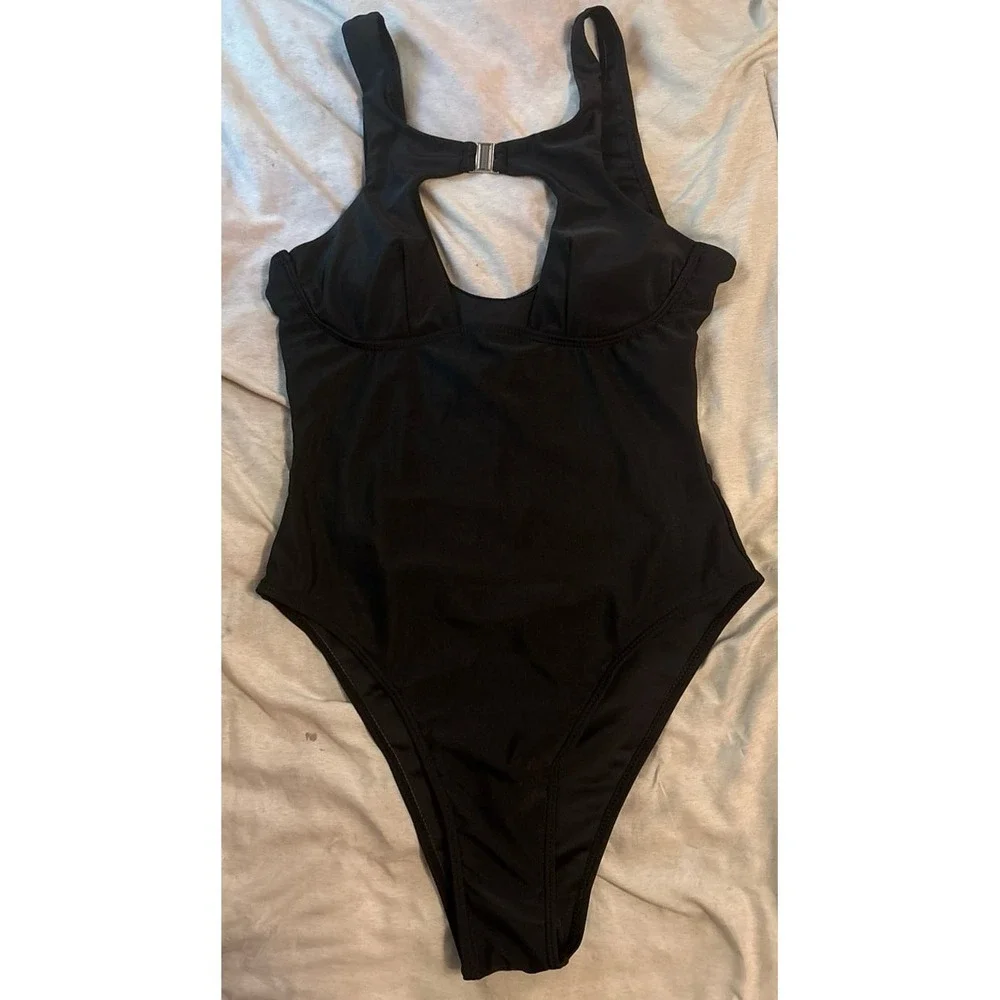 NEW Women's Solid Black‎ Large Keyhole Front One Piece Swimsuit, Small